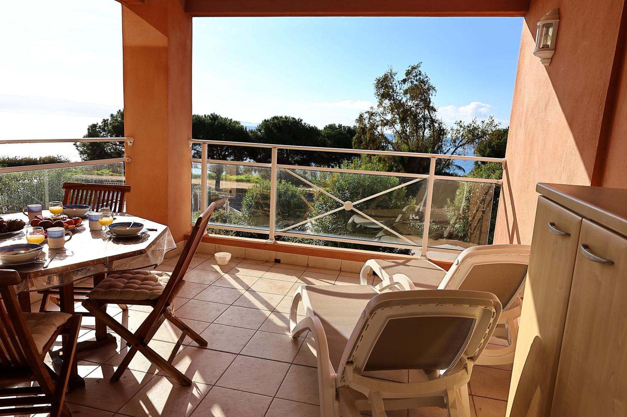 Superbe T2 Vue Mer - Piscine & Plage A 100M Ajaccio  Luaran gambar