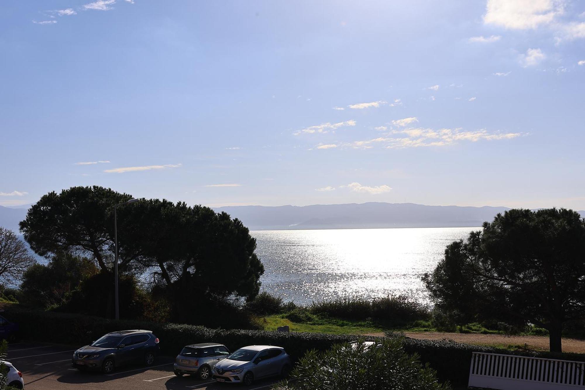 Superbe T2 Vue Mer - Piscine & Plage A 100M Ajaccio  Luaran gambar