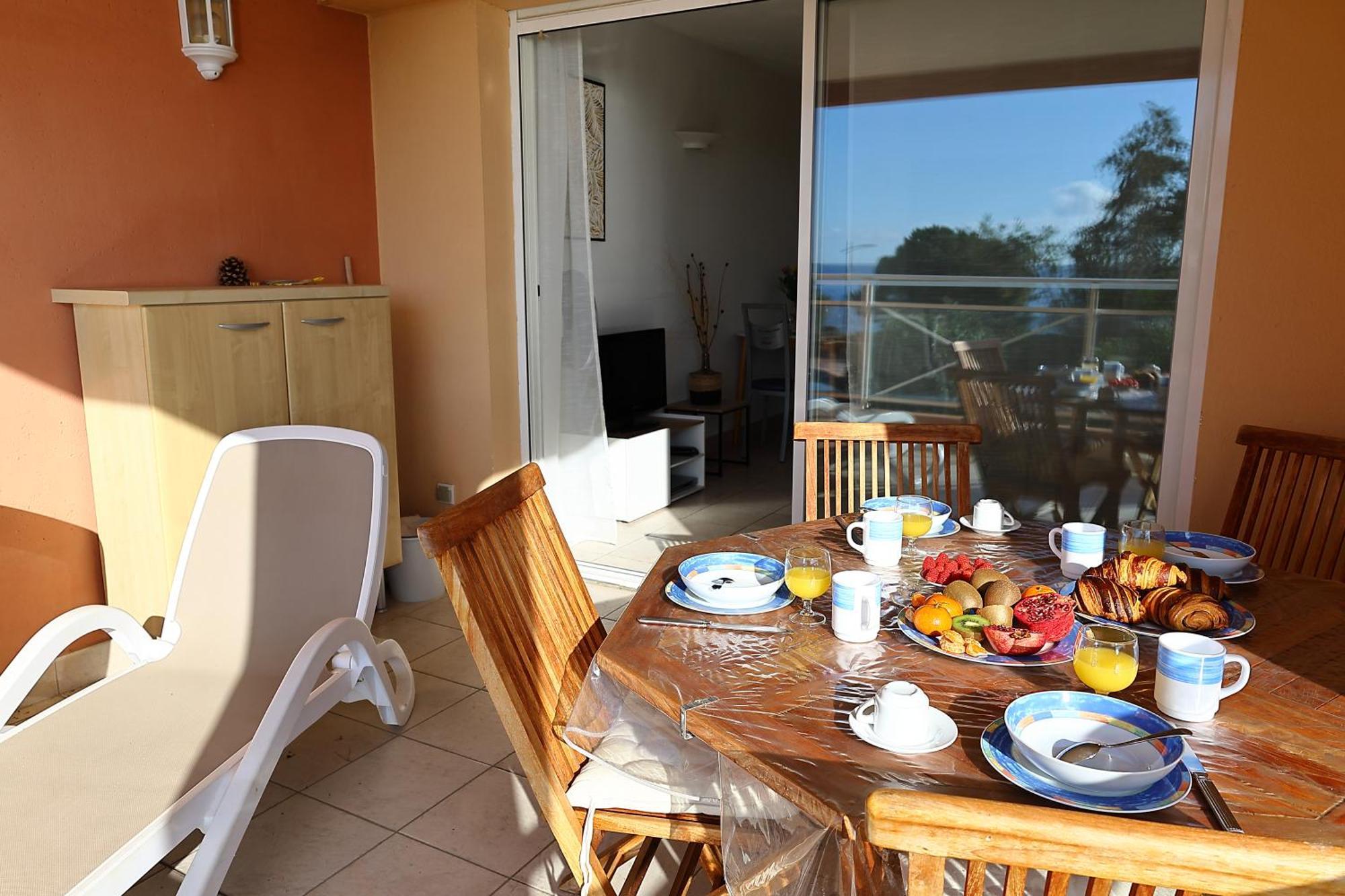 Superbe T2 Vue Mer - Piscine & Plage A 100M Ajaccio  Luaran gambar